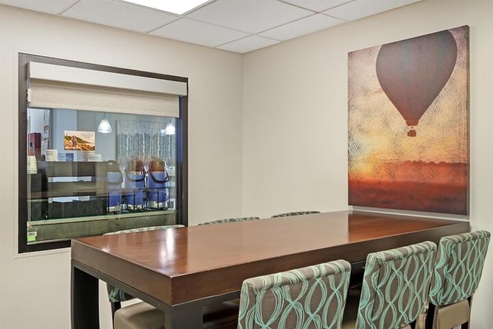 Breakfast area