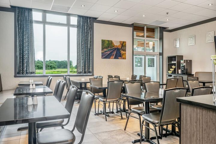 Breakfast/Coffee Service 55 of 74