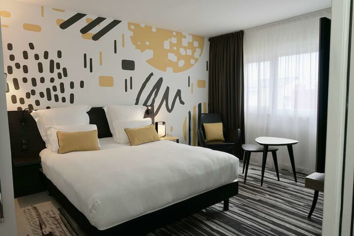 Room 10 of 92
