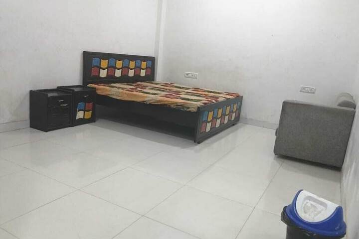 Room 7 of 37