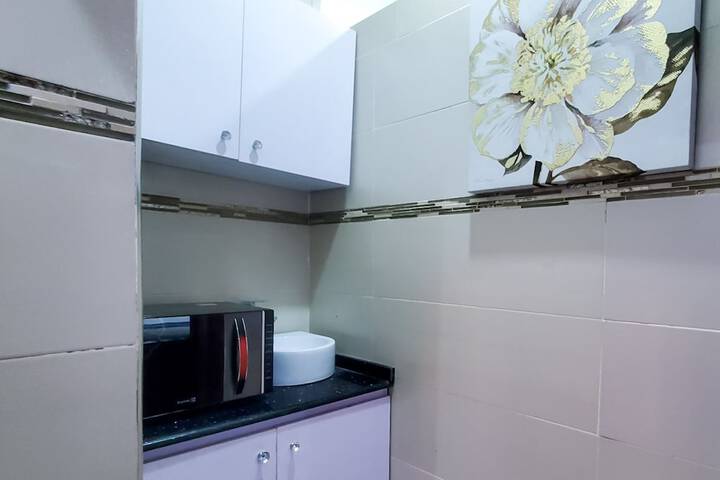 Room 10 of 27