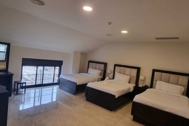 Room 116 of 243
