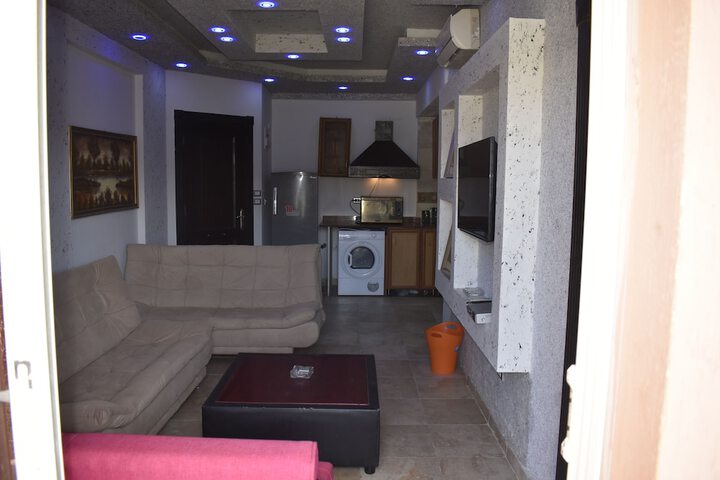 Room 14 of 36