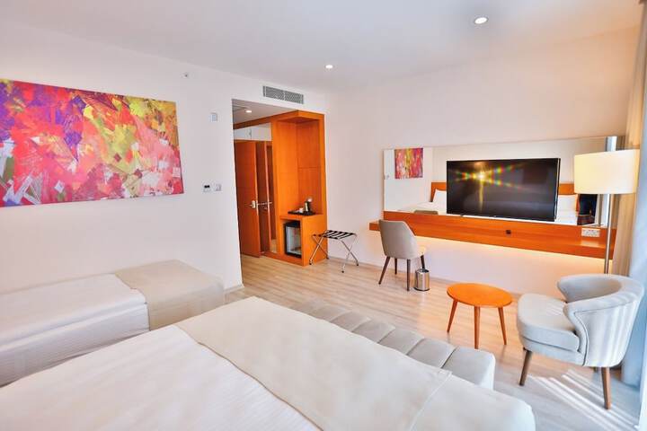 Room 11 of 29
