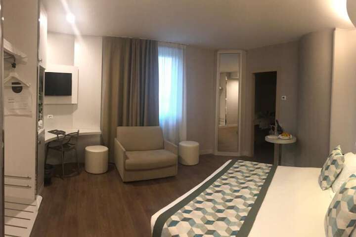Room 14 of 52