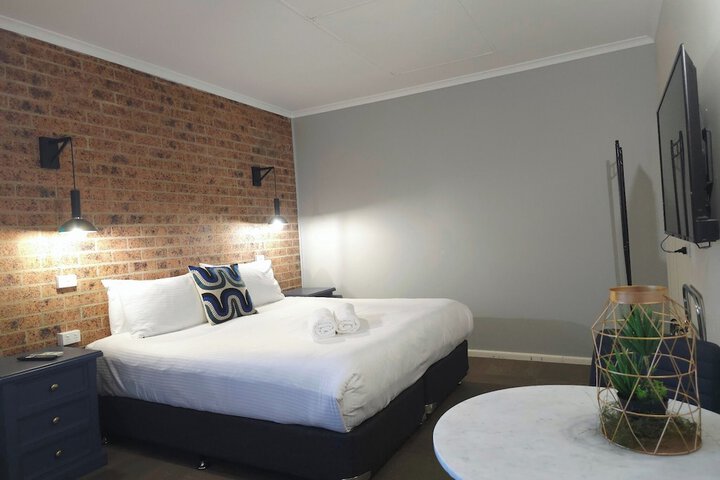 Room 15 of 38