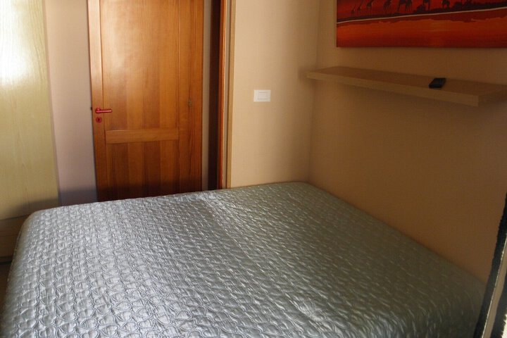 Room 25 of 64