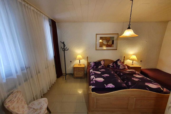 Room 18 of 33