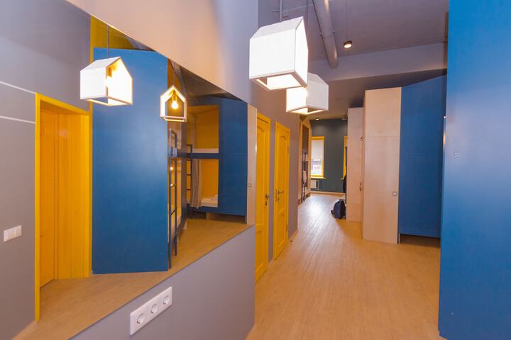 Room 16 of 48