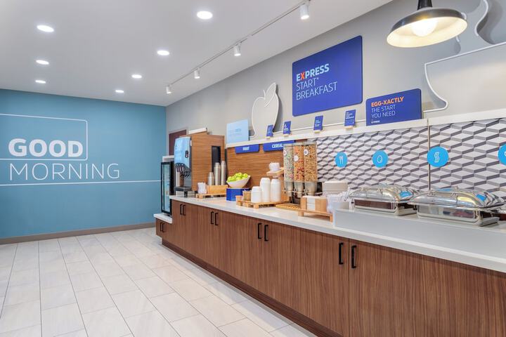 Breakfast/Coffee Service 75 of 104