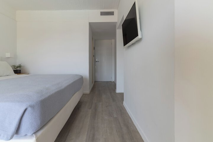 Room 56 of 159