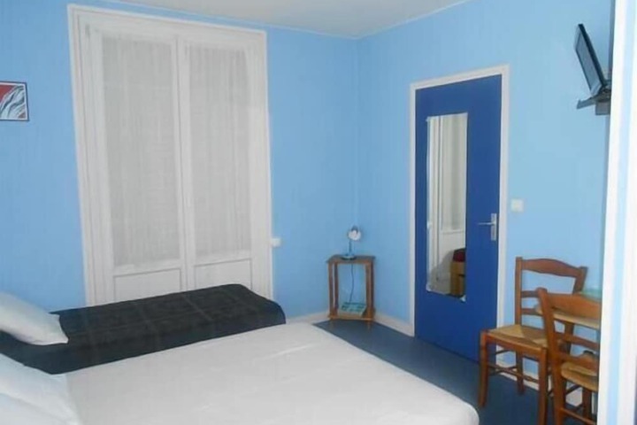 Room 10 of 31