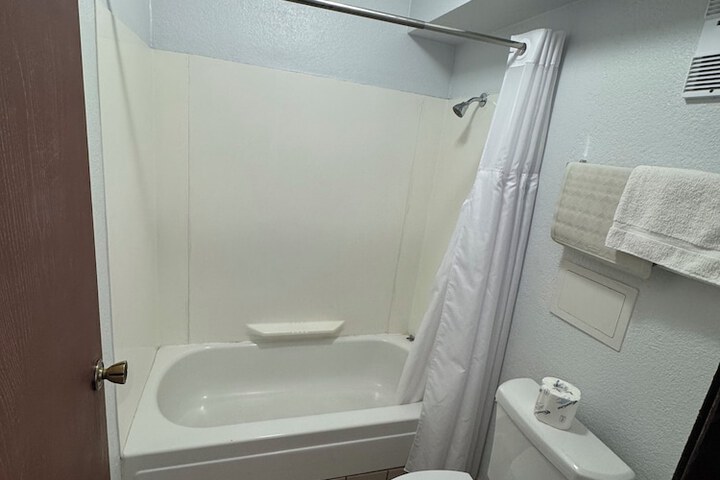 2 Double Beds (1 of 11)