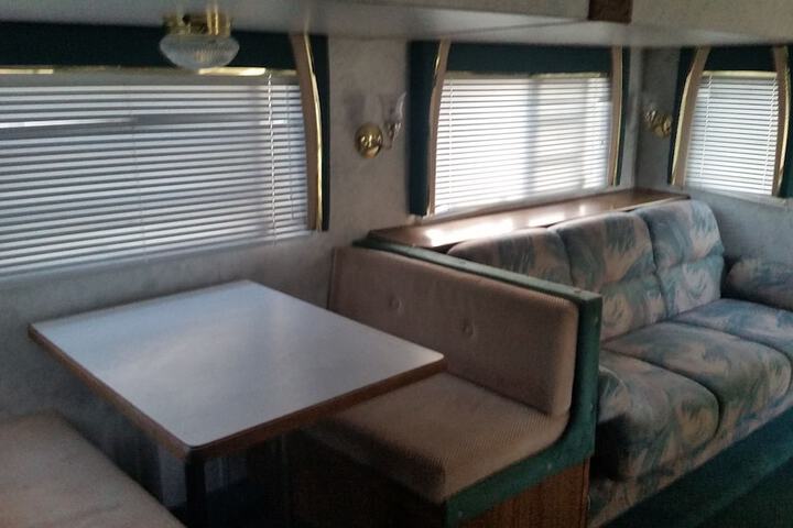 Room 2 of 10