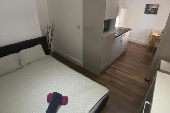 Room 3 of 10