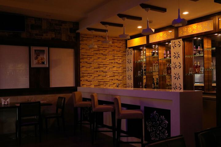 Lounge 49 of 65