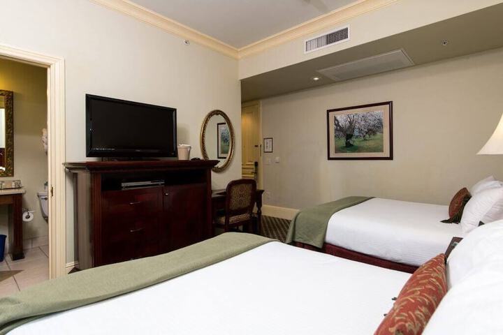 Room 7 of 28
