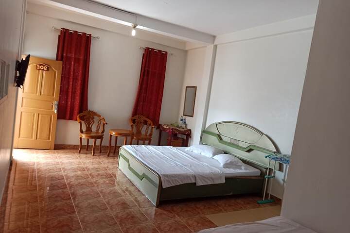 Room 18 of 25