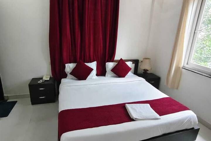 Room 6 of 15