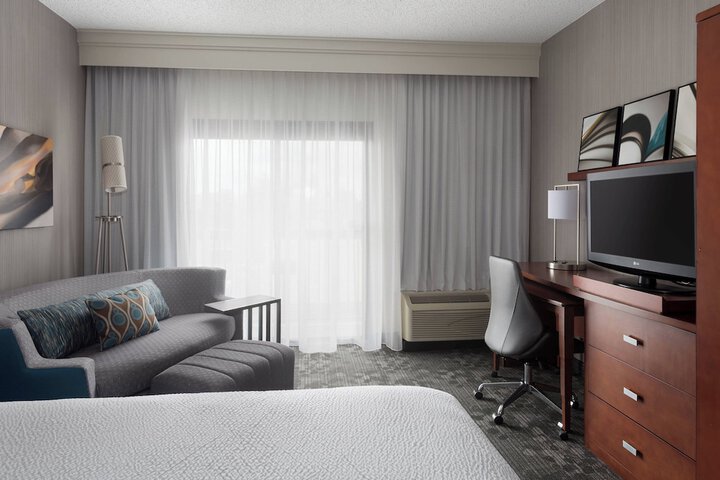 Room 9 of 31