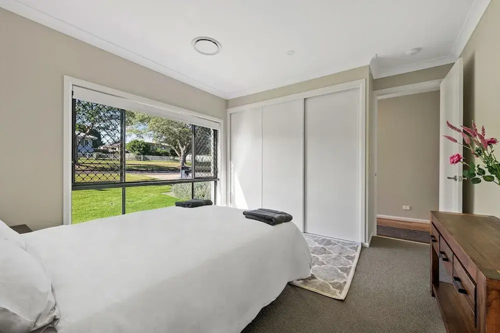 Room 7 of 12
