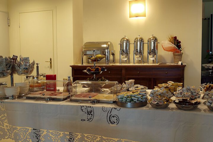 Breakfast/Coffee Service 19 of 27