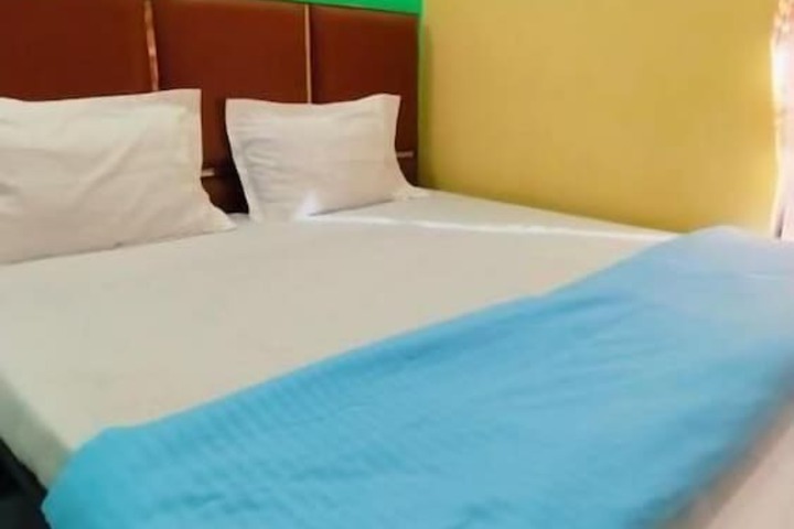 Yamunotri Darshan Resort by Preet rS in Rajgarhi