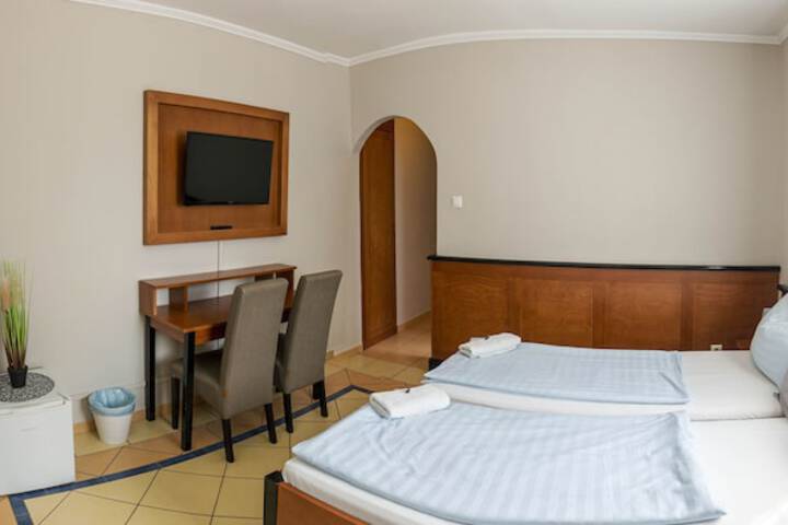 Room 19 of 40