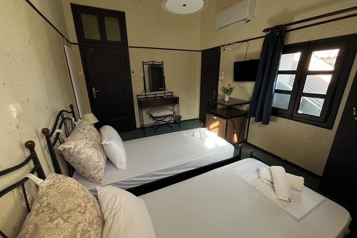 Room 42 of 120