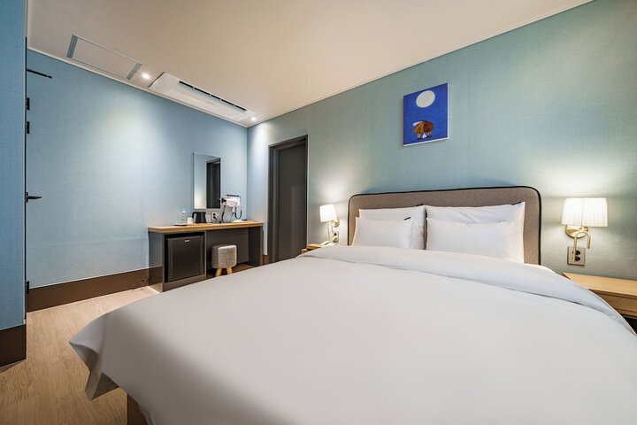 Room 4 of 41