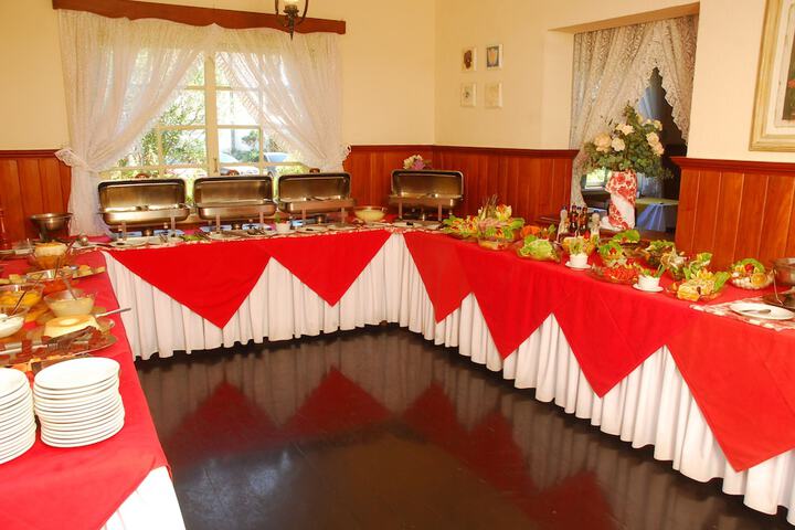 Dining 90 of 121