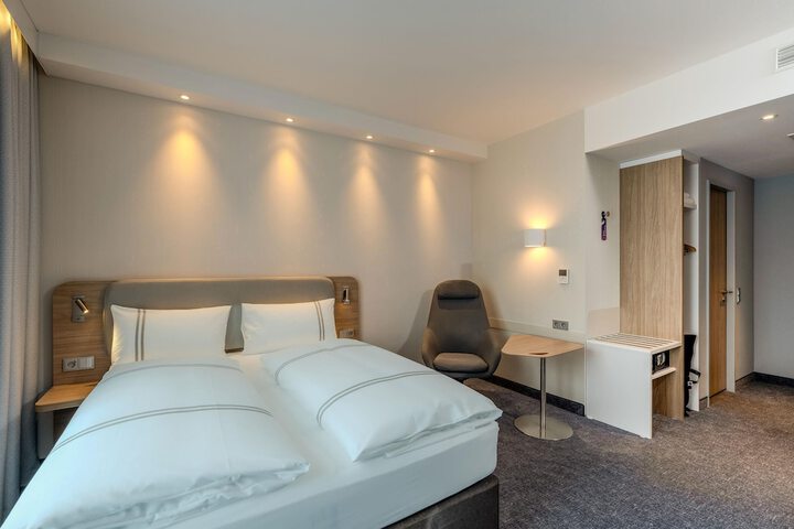 Room 25 of 72