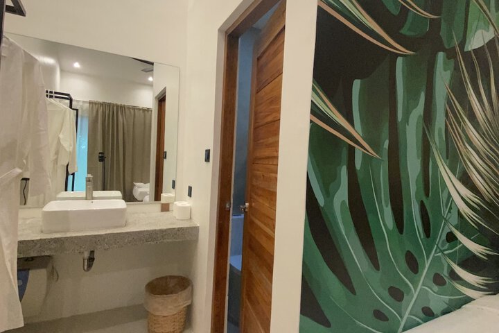Room 9 of 30