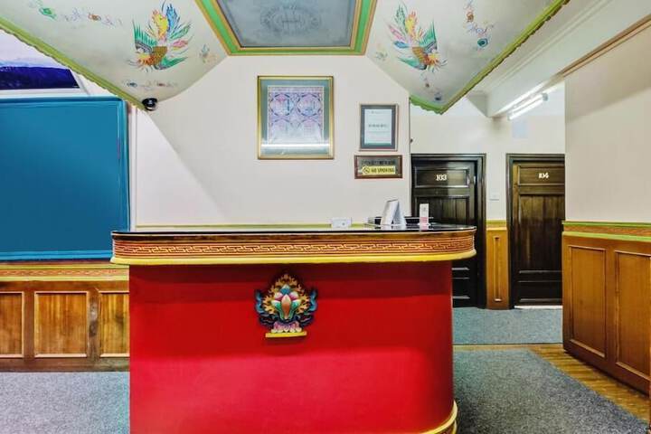 Dekeling Hotel