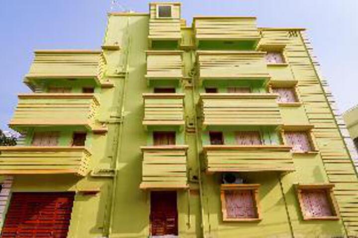 Hotel O M Palace