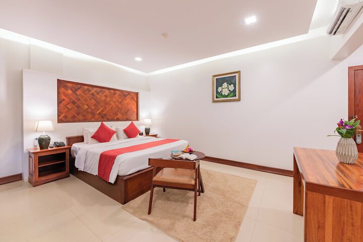 Room 42 of 211
