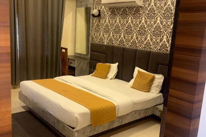 Room 37 of 63