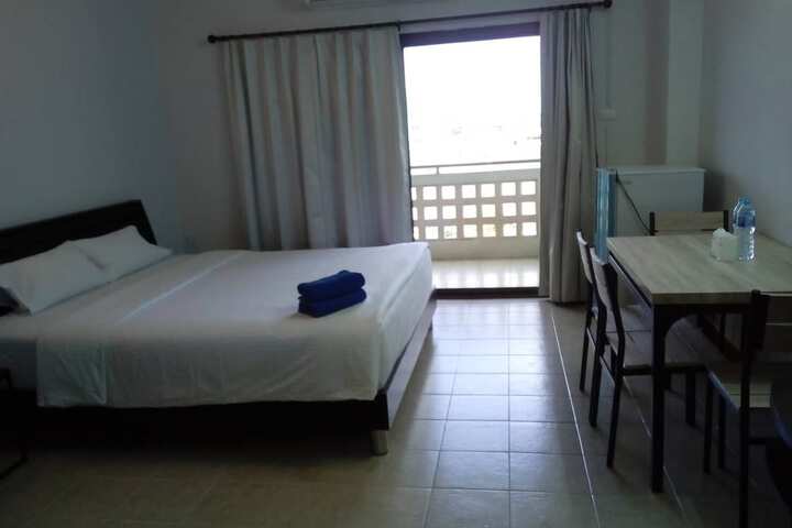 Room 17 of 42