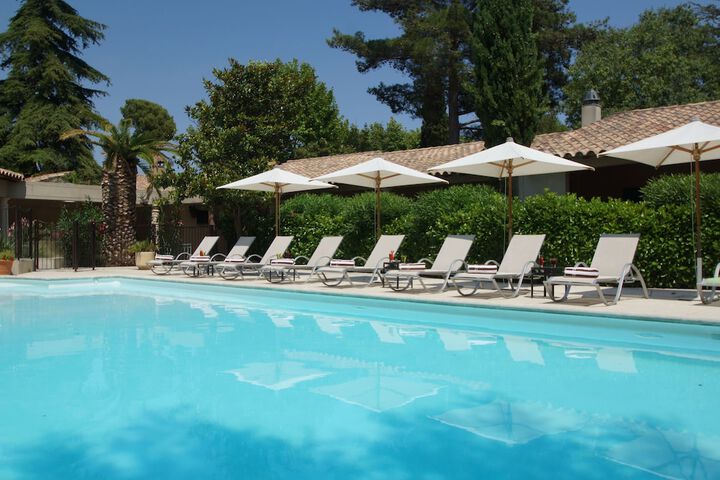 Pool 24 of 38