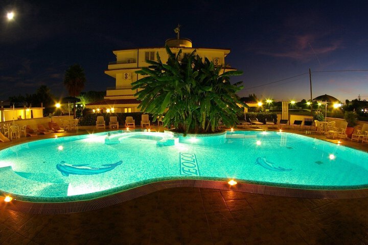 Pool Hotel