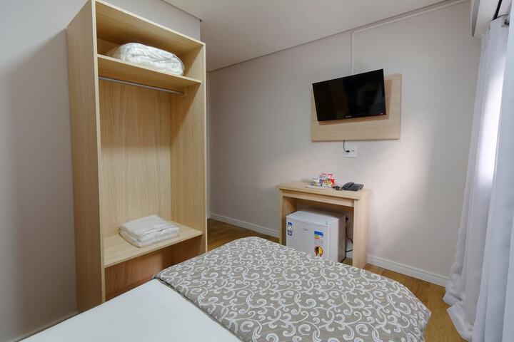 Room 15 of 65