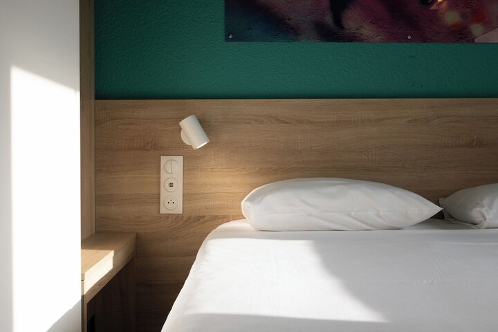 Room 15 of 63