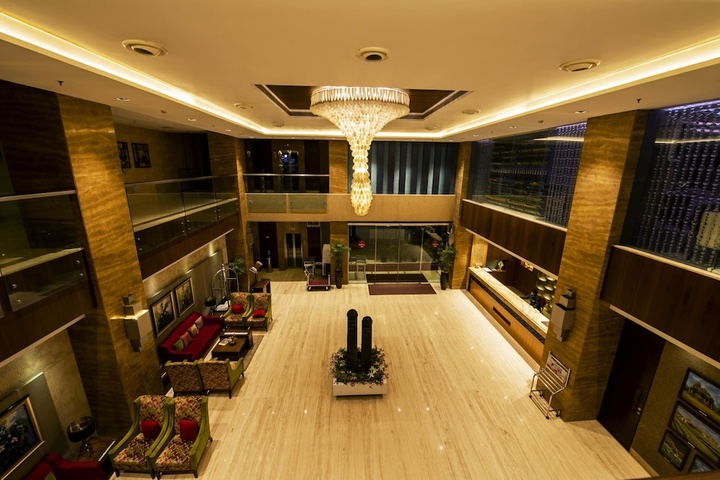 HOTEL EXPRESS INN