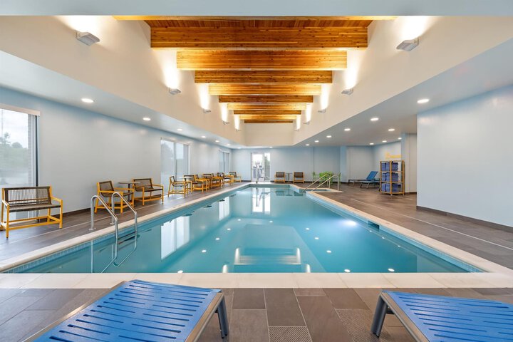 Pool image of Home2 Suites by Hilton Madison East