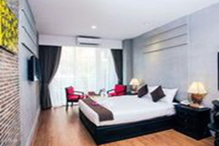 Room 12 of 62