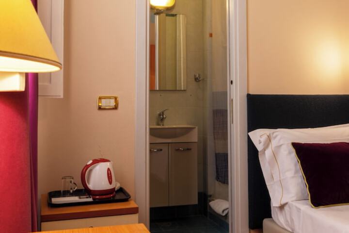 Room 48 of 124