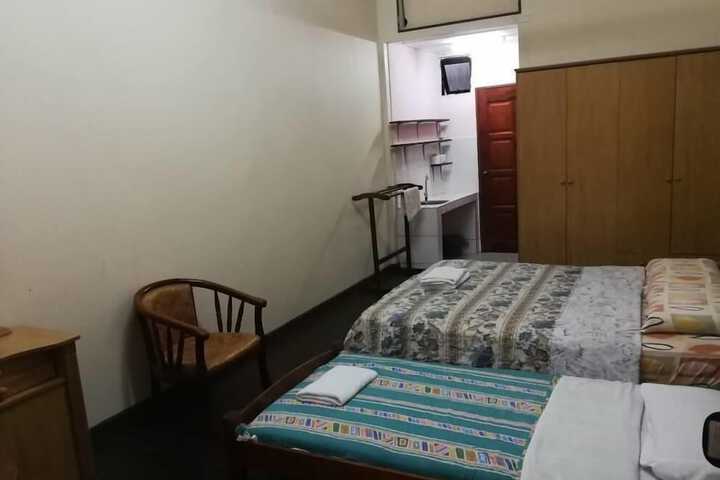 Room 4 of 14