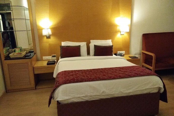 Room 15 of 32