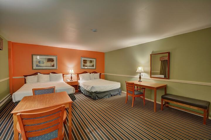 2 Queen Beds (3 of 6)