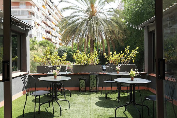 Exterior of Arenas Atiram Hotels